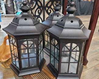 Gorgeous Black Lanterns