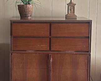 Mid Century Modern Dresser 