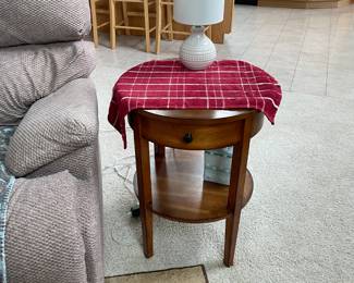. . . this end or lamp table matches the one shown earlier