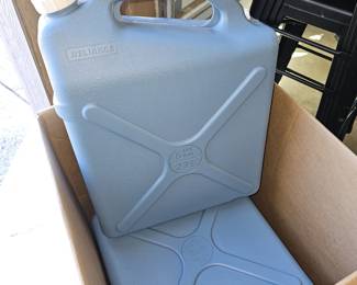 6 gal water container