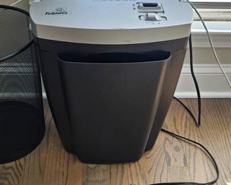 Fellows Paper Shredder 