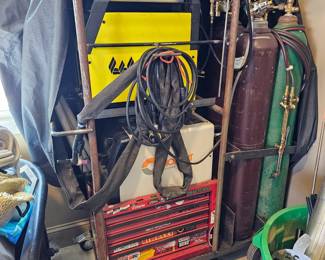 Weldcraft welder and 4 tanks