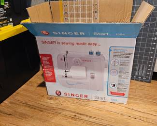 Singer 1304 Start sewing machine