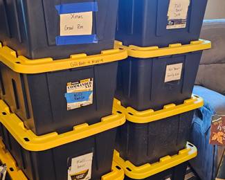 Holiday and seasonal decorations