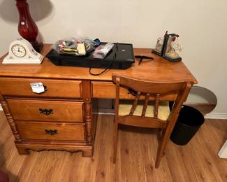 Great desk and chair. Small tv