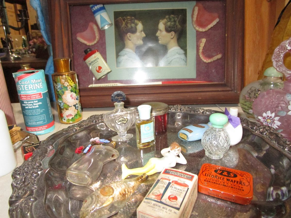 Cool antique/vintage dental display