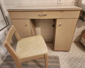 Vintage Vanity Makeup Desk