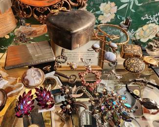 Collection of Vintage Womens Jewelry (Some Costume and few pieces of Sterling) 