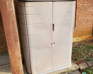 Rubbermaid Storage Cabinet 