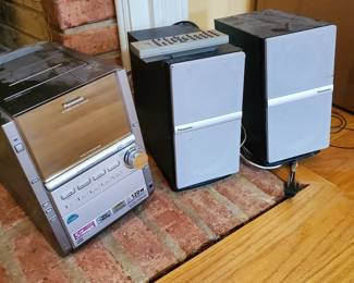 Panasonic Stereo SA-PM18 w/ 5 disc CD changer