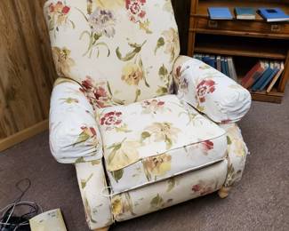 La-z-boy Recliner (needs to be re-upholstered)