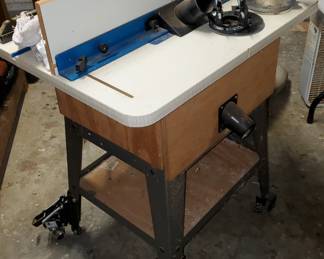 Porter Cable Router w/ customized Craftsman Table base & Rockler add-ons.