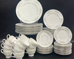 Fine Wedgwood Westbury Bone China Dinner Plates, Side Plates, Desert Plates, Saucers, and Tea Cups
