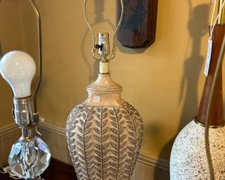 1980s to 1990s ceramic leaf motif lamp