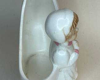 Vintage 1970s Baby with Moon featuring Blue Stars Shower Planter - minor chips due to normal wear of a piece this age. See photos for details.
Dimensions: Approximately 5" Height x 5" Width x 2.5" Deep
Weight: 8.4 ounces