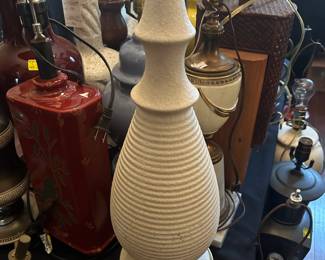 1970s to 1980s cream ribbed table lamp with a speckled glaze