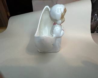 Vintage 1970s Baby with Moon featuring Blue Stars Shower Planter - minor chips due to normal wear of a piece this age. See photos for details.
Dimensions: Approximately 5" Height x 5" Width x 2.5" Deep
Weight: 8.4 ounces