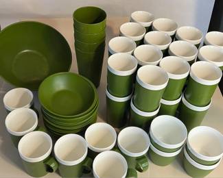Various Vintage 1970s David Douglas Company Manatauk, Wisconsin - Avacado Green Dishes - Your Choice of Dish Type
David Douglas designed and made unique dishes during the 1950s-1970s, now known as Mid-Century Modern. One of the patented products he made famous was ACCALAC. The company slogan about the products was, "Has the look and feel of wood, yet wears like iron."