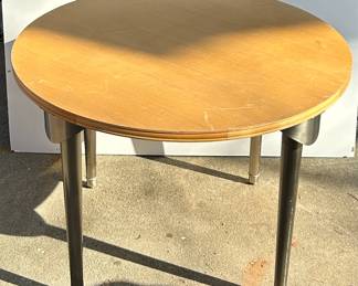 Mid-Century Modern Round Seat Chair Table with Unique Legs
Dimensions: Table Circumference 41"
Height to Table Top 29.25"
Leg Height 28"
Table Top Thickness 1.25"
Disclosures: This table is in excellent condition with normal signs of wear for a piece of this age. (Please see the pictures for details.)