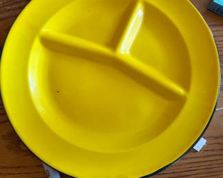 Vintage Set of 8 ENAMELWARE DIVIDED PLATES YELLOW 11.75
