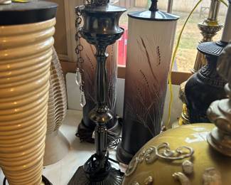 Mid Century Traditional Style Brass Table Lamp