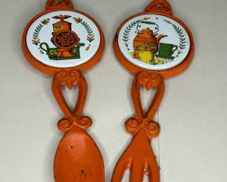 Vintage V.G. Cast Iron Orange Fork & Spoon, Porcelain Center Made in Japan
This set was purchased new in the 1960s and remained with the original owner. She is downsizing and is now available for purchase.
Disclosures: This set is in excellent condition with normal signs of wear for a piece of this age. (Please see the pictures for details.)
Dimensions: 13" Height x 3.5" Width Center x .5" Depth
Weight Total: 1.9 Pounds