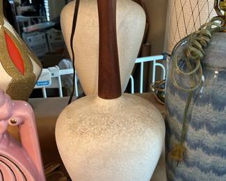 Pair Mid-Century Modern Navis & Smith Co. Off-White Ceramic Table Lamp