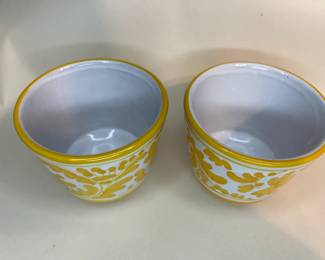 Vintage 1970s Yellow Flower Pots Made in Italy - minor chips due to normal wear of a piece this age. See photos for details.
Dimensions: Approximately 3" Height x 4" Top Diameter x 2" Bottom Diameter
Weight: 1.1 Pounds