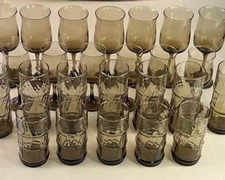Vintage Libbey Mocha Swirl Glass Set of 25
Disclosures: This set is in excellent condition with no signs of wear. (Please see the pictures for details.)
Dimensions:
Tumblers Quantity 7: Top Circumference 2.5" x 6.75" Height x Bottom Circumference 2.5"
Juice Glasses Quantity 5: Top Circumference 3" x 5.25" Height x Bottom Circumference 2.5"
Tall Wine Goblets Quantity 7: Top Circumference 3" x 8.25" Height x Bottom Circumference 2.5"
Short Wine Goblets Quantity 6: Top Circumference 2.5" x 6.5" Height x Bottom Circumference 2.25"