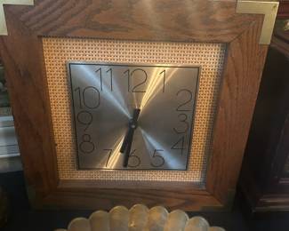 Vintage from the 1970s
Materials: wood, metal, plastic, ink, dye
Vintage Linden butcher block clock. Brown wood frame backing. lifted gold metal clock face. 13 1/2" x 13 1/2" x 2". Great condition. Works Perfectly. no second hand. silent.