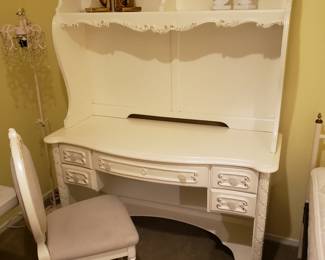 Girl's White Desk w/Hutch & Chair