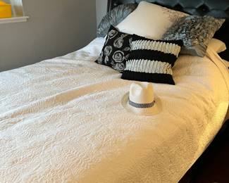 Furniture & Decor