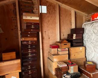 Cigar Boxes, Ashtrays & Accessories  