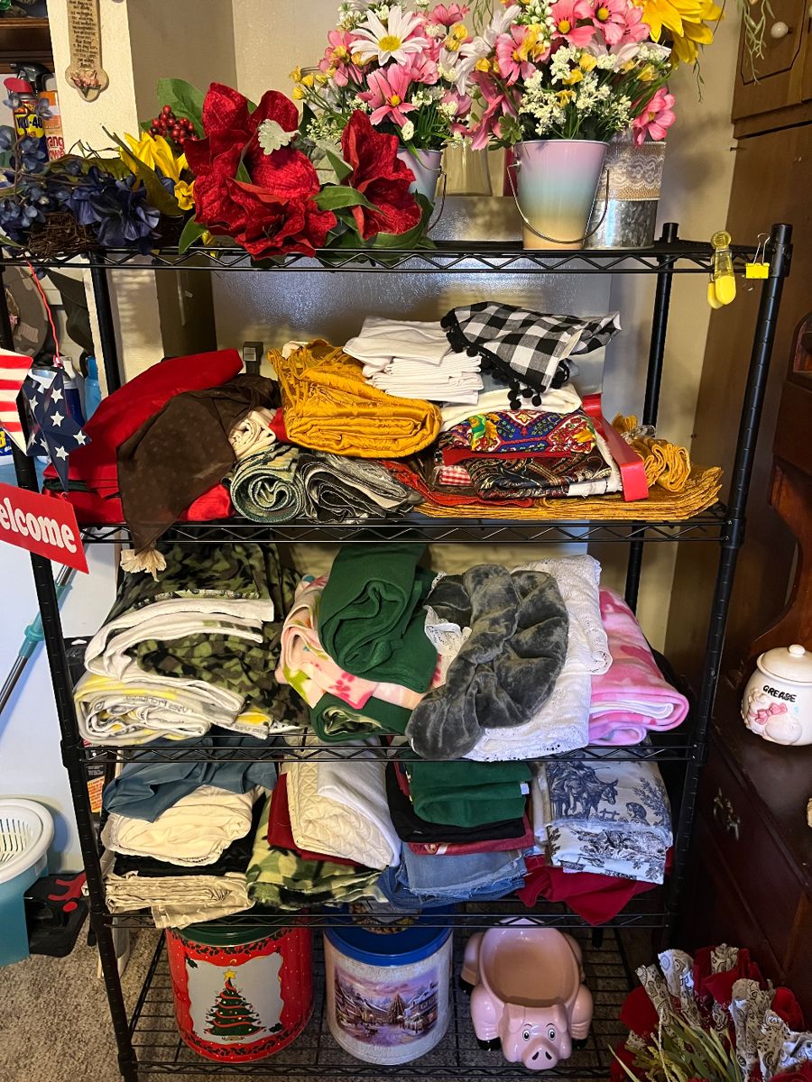 219 CR 2496 Huxley Estate Sale in Shelbyville, TX starts on 1/26/2024