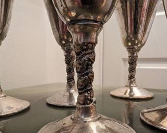 New item
Silver goblets, 8