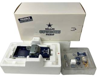 1972 Chevy Cheyenne Pickup Tailgating Danbury Mint NFL Dallas Cowboys DieCast