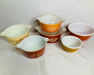 Pyrex Autumn Harvest, Homestead and Solid Colors
