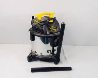 Stanley 4 Gallon Wet/Dry Vacuum