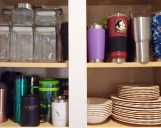 Glass canisters top left in NEW CONDITION, Lot's of BUBBA cups