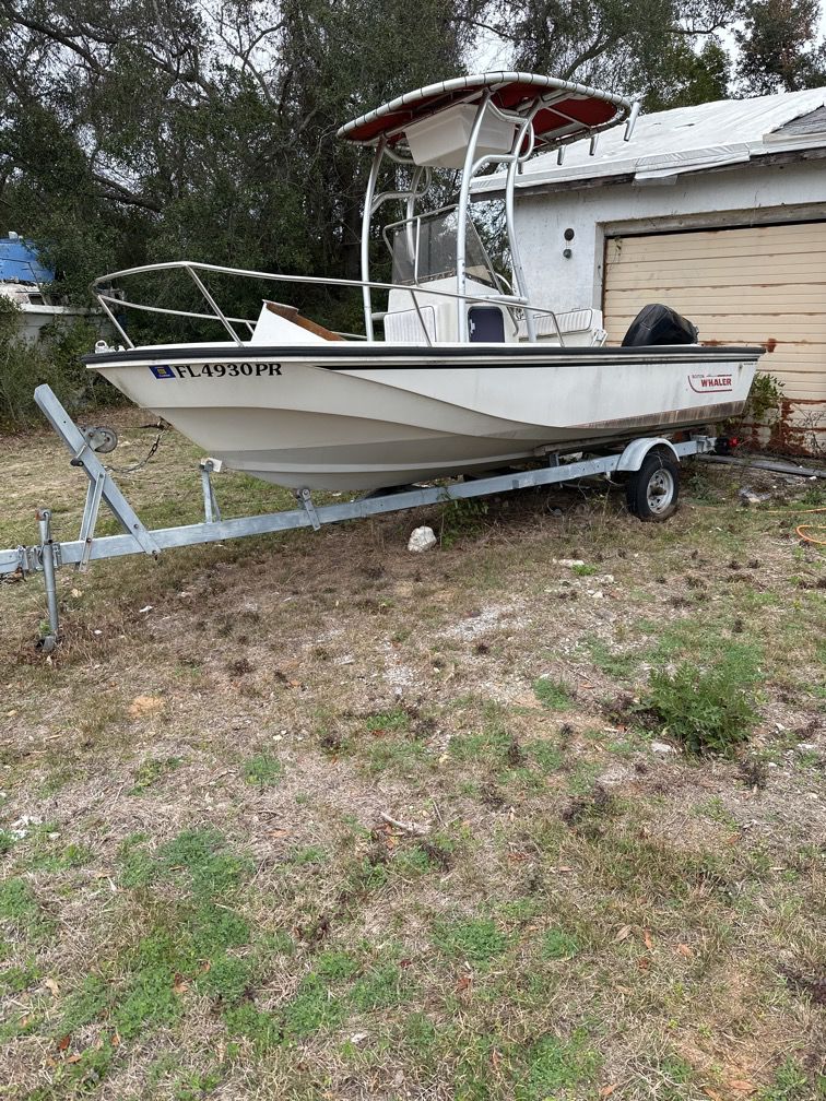 1990 17 feet Montauk Boston Whaler