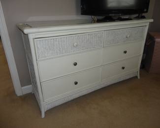 We just found a King Headboard that matches this dresser still in the original color out in the storage room. See floaters for more information on it. Has the faux bamboo and vintage.