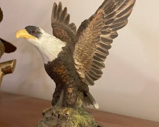 Sculpture of an eagle