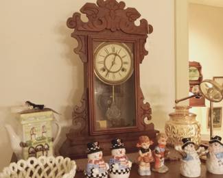 Ceramic, glass, porcelain, Antique Waterbury eight day mantle click, magnifying glass