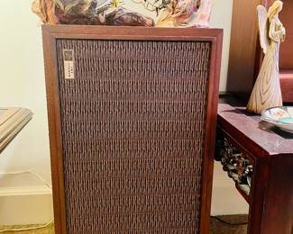 Pair of Fisher speakers, Brumm sculptures, angels