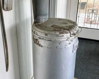 Kenmore wood burning stove in excellent condition and very old.