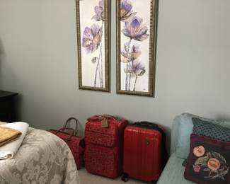 Clean, very nice luggage 