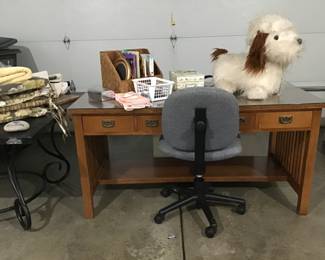 Desk and office chair 