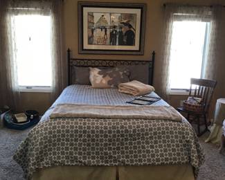 Queen bed with all bedding
