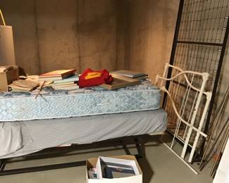 Trundle bed,clean mattresses 