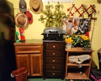 Household Misc - Storage Cabinet 